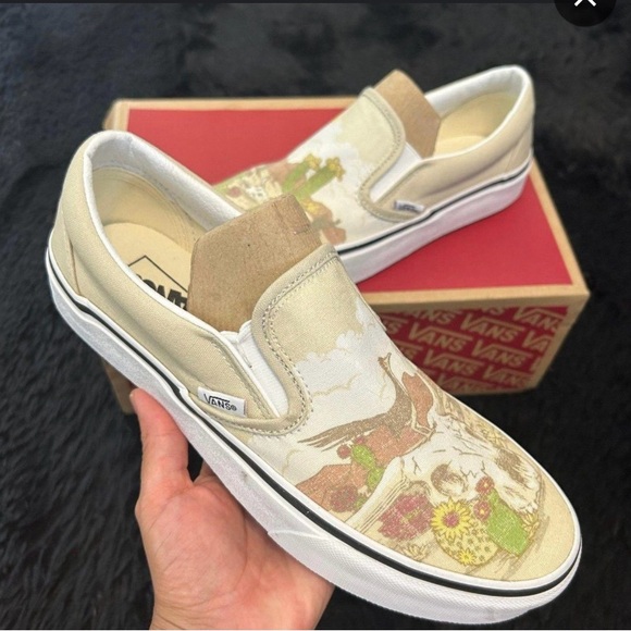 Authentic VANS Off The Wall Desert Vibes Slip Ons - Picture 2 of 3